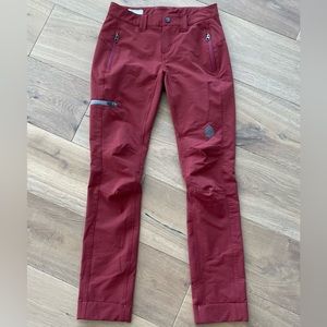 Stio woman’s pants size 0 short.  They are in perfect condition!